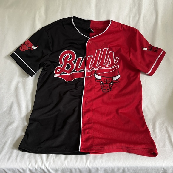 Ultra Game Other - Ultra Game Bulls Jersey Small Red Black Baseball Fan Embroidered NBA Streetwear